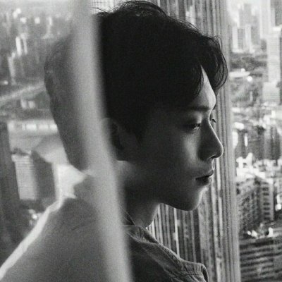 威猛男生头像黑白酷帅2024精选 很多人不用风吹就散了