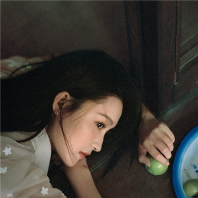 外貌高的风度精致女头真人 故事的开始总是极具柔和