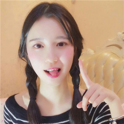 超好看2024女生呆萌长发头像 天若赐我辉煌我比天更猖狂