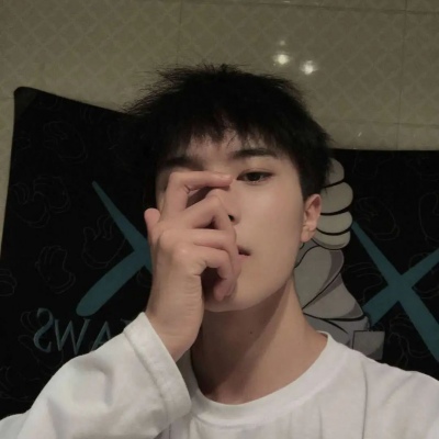 热门的微信头像男生伤感帅气 眼睛那么美不应该流泪水