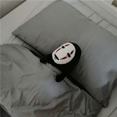 微信冷漠灰暗头像高清图2024 阳光再暖也暖不过心底的凄凉