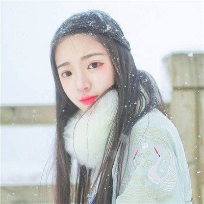 文艺风度长发女生有意境头像2024 一个比薄荷还清新的小女子