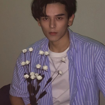 男生欧美头像图片帅气微信2024 常常一个人崩溃又一个人自愈