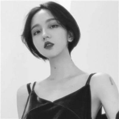 qq女生黑白头像伤感高清大全2024 只因那时年少总把未来想得太好