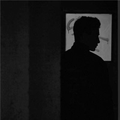 黑白个性伤感男生头像精选 你懂得越多越像世界的孤儿