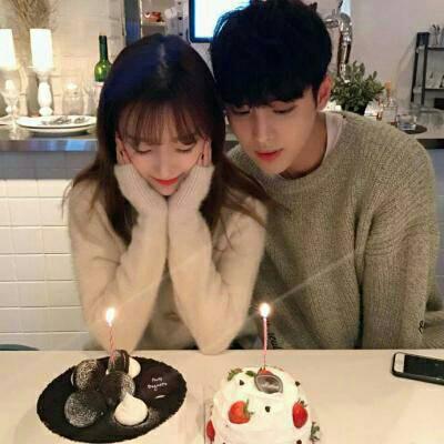 漂亮帅气的情侣头像一对幸福个性 人会变梦会醒新心会碎