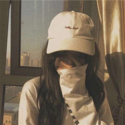 最好看的微信女头像伤感最新 每一次想你都像是失恋