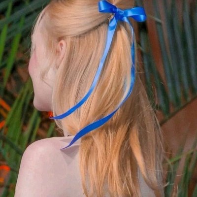 欧美范甜美清新好看QQ头像 不是互相喜爱痴情就是别人的负担