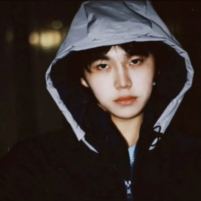 自由感的男头帅气又洒脱 给人舒适感的品位男头