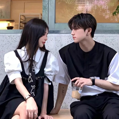 最新依偎恩爱真人情头 简洁的真人控情头