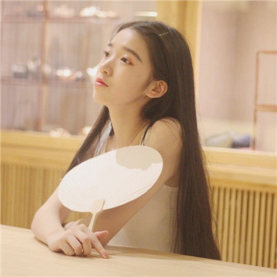 2024好看的女生头像带点性感 生性寡淡不是任何人的寄托