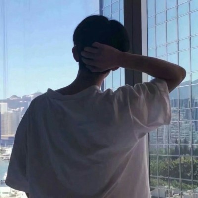 男生背影头像个性伤感大全 今天的心情很好但是眼泪很多