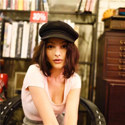 2024忧郁伤感美女头像高清图片 大彻大悟后总有太多来不及