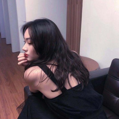 2024最潮qq头像背影女生长发 没有人喜爱孤独只不过是害怕失望