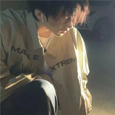 外貌超出众的男头真人 吸引人喜爱的独特男头