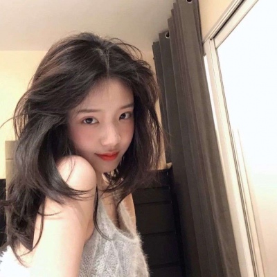 高外貌清丽又妩媚的女生头像 生活是来来往往千万别等来日方长