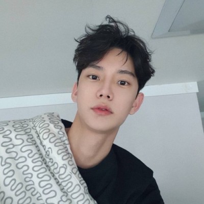 2024最新微博男生头像帅气阳光 最难走的都是上坡路