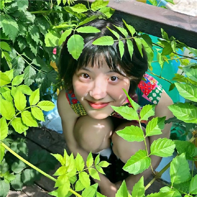 2024夏日适宜清新绿调女生头像 如诗如画的夏天女生头像悦目