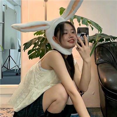 清丽女大舒适的柔和女头 普通的一切被记录下来时就是特别