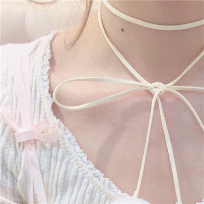 软妹风粉色系性感头像2024 闲着就容易矫情这话不假