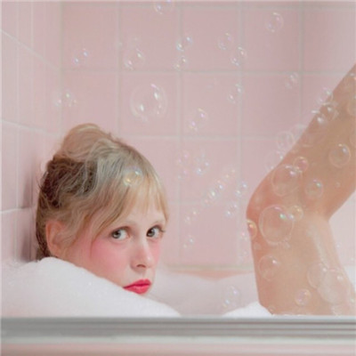 qq空间头像女生大全伤感黑白2024 曾经的海枯石烂抵不过好聚好散