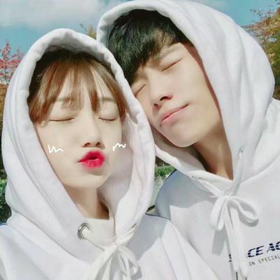 非主流呆萌情侣头像两张幸福亲吻 心中温馨才会人见人爱