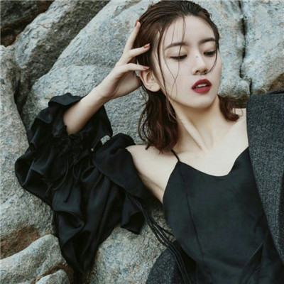 最新版2024超拽威猛女生长发头像 本是凉薄之人如何温暖他人