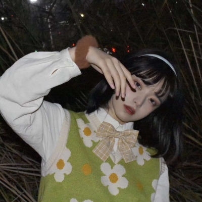 很清丽很好看的女孩子空间微信头像 冬日晴呆萌温如君子人