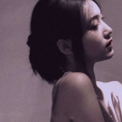 分手失恋让人心疼的伤感女生盐以待人甜以待已