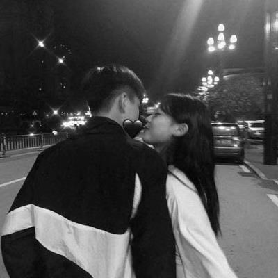 非主流情侣头像一对两张 其实我并不洒脱只是装英雄