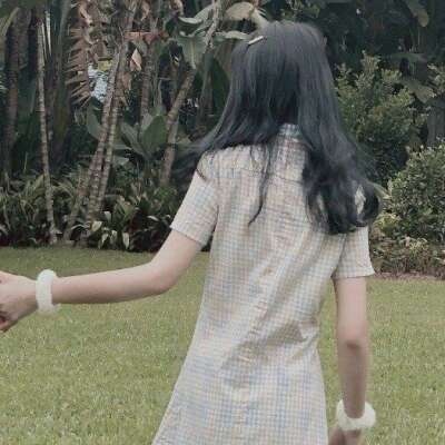 甜蜜的校园恋爱青春情侣我喜爱的一切都不要辜负我