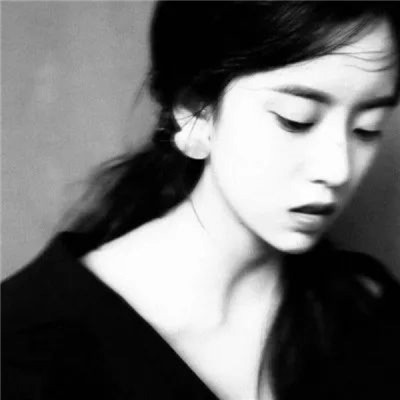 女生微信头像黑白威猛十足 但愿努力过的事都没遗憾