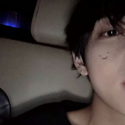 超酷男生头像拽拽的 靠近你的路程太拥挤