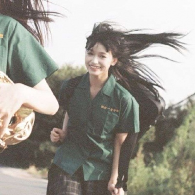 闺蜜双人一左一右幽默好看还是一如既往地酷