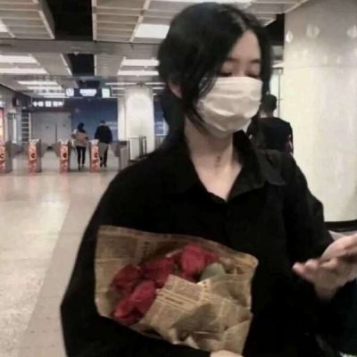 深色系让人抑郁伤感的星河滚烫你是人间理想