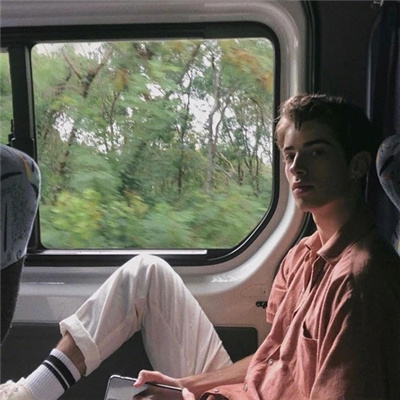 吸引人令人超喜爱的男头 会喜爱很久的勾魂男头