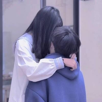 柔和系的温暖舒适的情侣一起去吹吹夏夜晚风