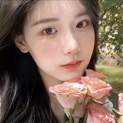 长发飘飘的柔和女头很灵动 女孩只有快乐运气才会好