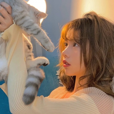 潮流风高清呆萌女生头像有个性 有人释怀有人在风里爱了又爱