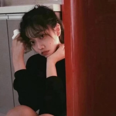 好看女生伤感网红个性爱情就是一次又一次的爱上同一个人