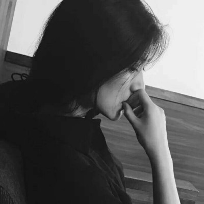 黑白头像女生威猛高冷范 不拖不欠不会再见