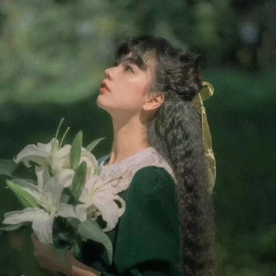 绿色小清新很舒适的头像真人 遇事不决可问春风