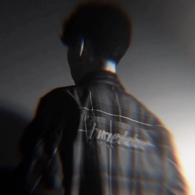 男生背影头像伤感威猛 千万不可以丢掉自我