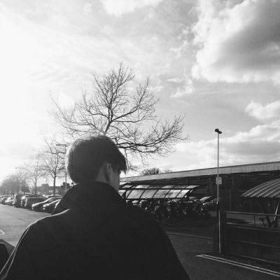 最新微信头像男生伤感背影大全 世态炎凉别太善良