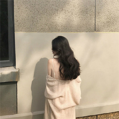 最流行的头像女背影大全 我很清醒清醒地看着自己沦陷