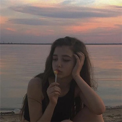 微博欧美风度女高清说到爱情我只想到痛不欲生