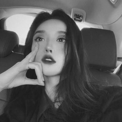 抖音黑白头像女生威猛潇洒 最新女生头像高冷威猛