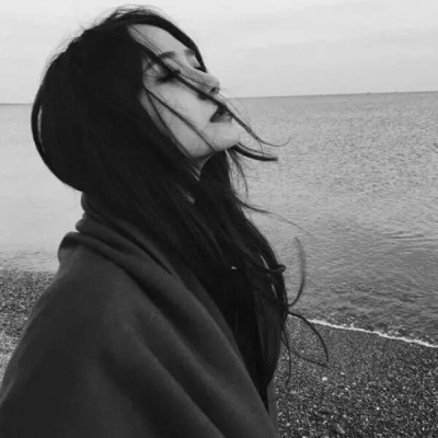 很抑郁孤傲突然心酸的伤感是我的乍见之欢我的眼神所向