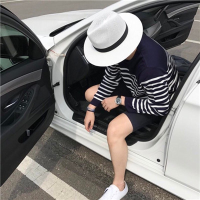 帅哥不露脸的男生头像好看清晰 我唱的不够动听你别皱眉