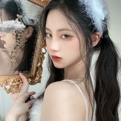 优质高端的长发简约个性女生热爱的态度对待生活就是对自己柔和